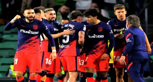 أتلتيكو مدريد يعمق جراح بيتيس بثلاثية ويرتقي للمربع الذهبي بالليجا